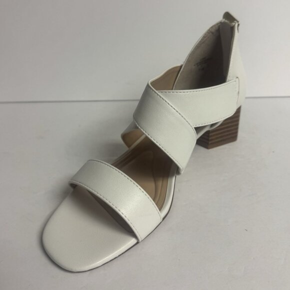 Adrienne Vittadini Womens Astoric Sandal White Size 7.5 M - Picture 2 of 6